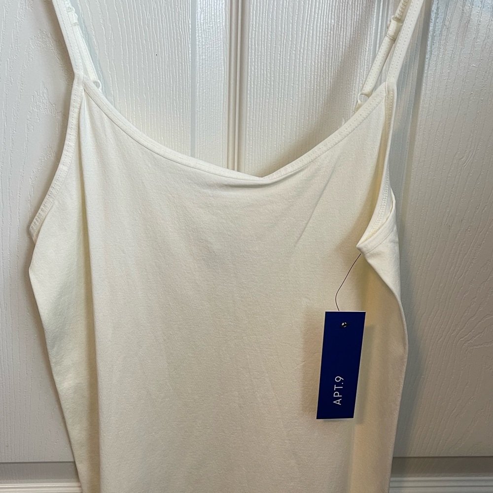 APT.9 Essential Cami new with tag